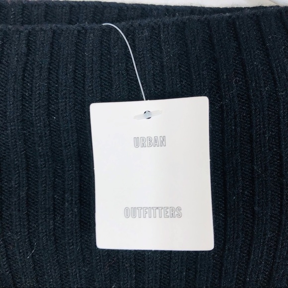 UO 🔥SALE🔥 Urban Outfitters black stripe sweater Medium NWT - Picture 6 of 8